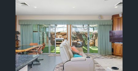 Centrally Located Loft Apartment - Photo 5