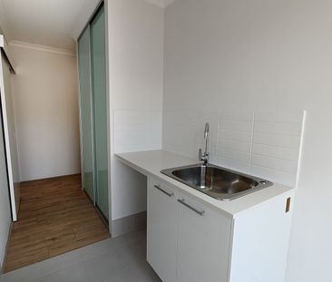 Near New Luxury 4x2 Home&excl; - Photo 4