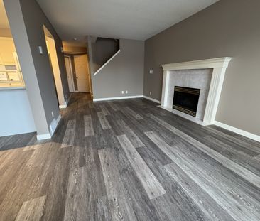 2 Bedroom Duplex in Sylvan Lake w/ Garage - Photo 2