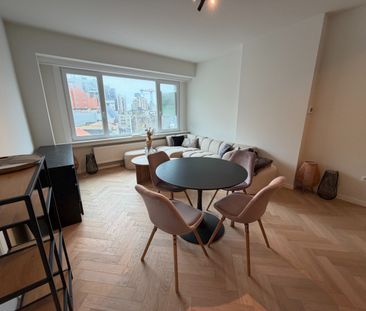 Volledig gerenoveerd appartement met twee slaapkamers. Dit instapkl... - Photo 1