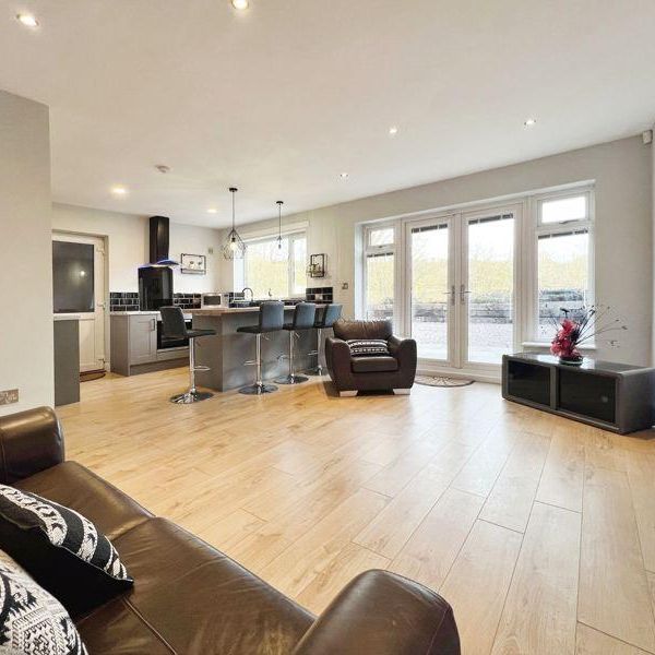 3 bedroom detached bungalow to rent - Photo 1