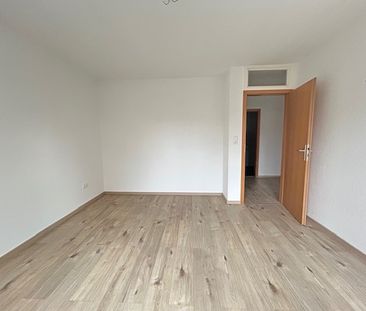 Charmante 3-Zimmer Wohnung mit offener Küche und Bad mit Wanne in H... - Photo 1