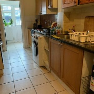 Room in a Shared House, Chamberlayne Road, NW10 - Photo 2