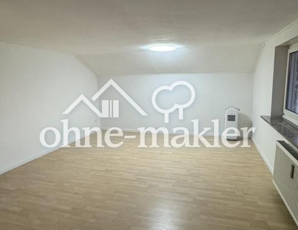 Renovierte 3-Zimmer-DG-Wohnung mit Einbauküche,Garten, Stellplatz - Photo 1