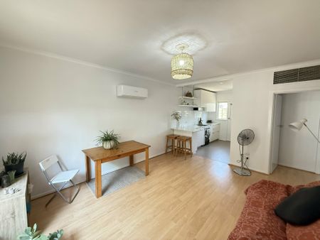 2 BEDROOM, 1 BATHROOM UNIT IN GILLEN - MODERN AND STYLISH - Photo 2