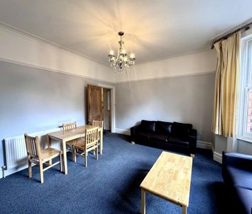 3 bedroom flat to rent - Photo 3