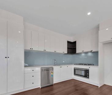!! Exquisite 3-Bedroom Double-Story Townhome in Prime Tarneit Locat... - Photo 3