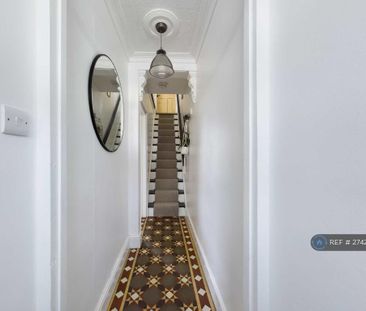 2 bedroom end of terrace house to rent - Photo 3