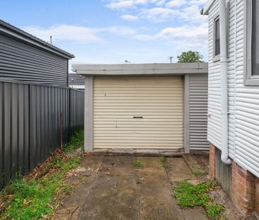 12B Nott Street, Edgeworth NSW 2285 - House For Rent | Domain - Photo 4