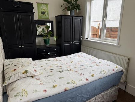 2 bedroom semi-detached bungalow to rent - Photo 3