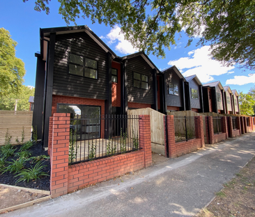 Modern 2-Bedroom, 2-Bathroom Townhouse in Hamilton East – $580/Week... - Photo 6