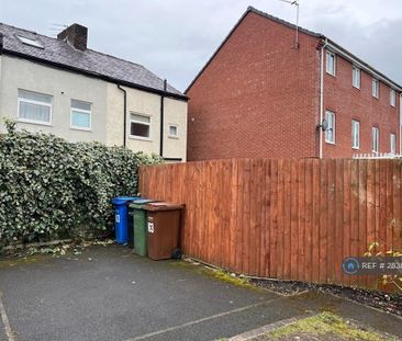 2 bedroom semi-detached house to rent - Photo 5