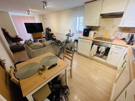 St. Andrews Road, Avonmouth, BS11 - Photo 1