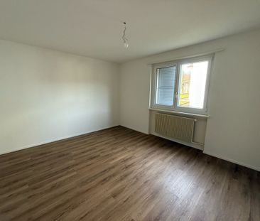 Bévilard, beautiful renovated apartment 4.5 pcs with balcony - Photo 2