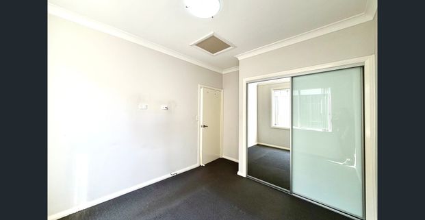 Modern 1-Bedroom Granny House in a Convenient Location - Photo 1