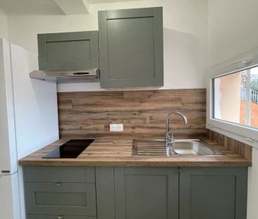 Studio entièrement rénové avec parking numérotée en Centre ville - Photo 4