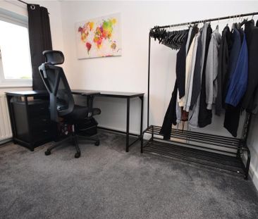 2 bedroom semi-detached house to rent - Photo 3