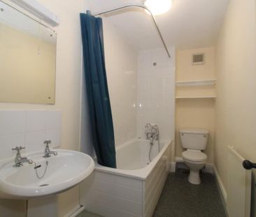 3 bedroom detached house to rent - Photo 3
