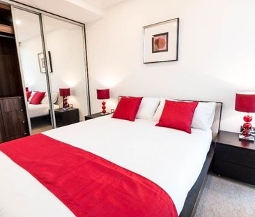 1 Bed Flat, Altitude Point, E1 - Photo 4