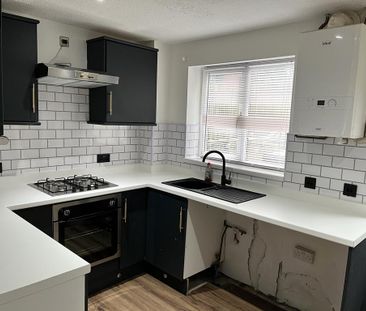 2 bedroom semi-detached house to rent - Photo 3