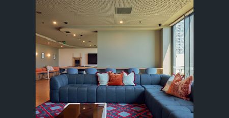 1 Bedroom Apartment - High-end living that feels like home in Southbank - Photo 5