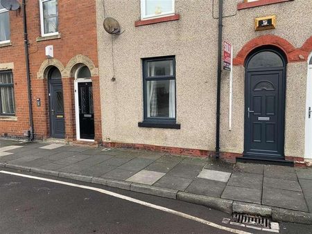 Blyth Street, Seaton Delaval, Whitley Bay, NE25 - Photo 2