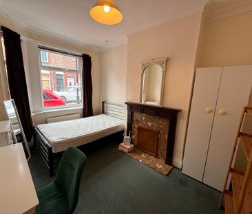 Ratcliffe Street, Burton Stone Lane - P1933 - Photo 5