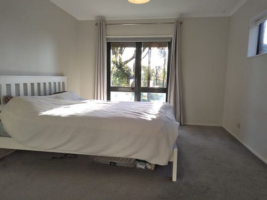 Peaceful country setting - Photo 1