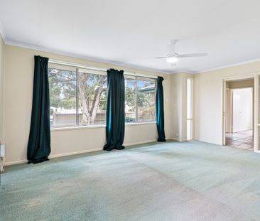 Charming Three-Bedroom Home in a Convenient Frankston Location - Photo 3