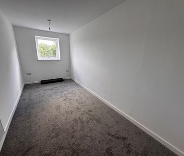 Broadmeadow Flats, Warstones Drive, Wolverhampton - Photo 2