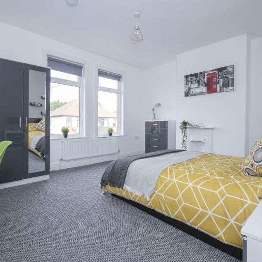 Double Room Near George Eliot Hospital | Close to Bermuda Park | No Deposit Options - Photo 1