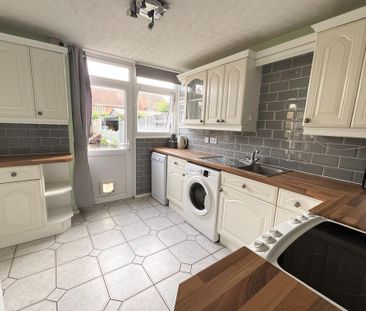 3 bedroom semi-detached house to rent - Photo 3
