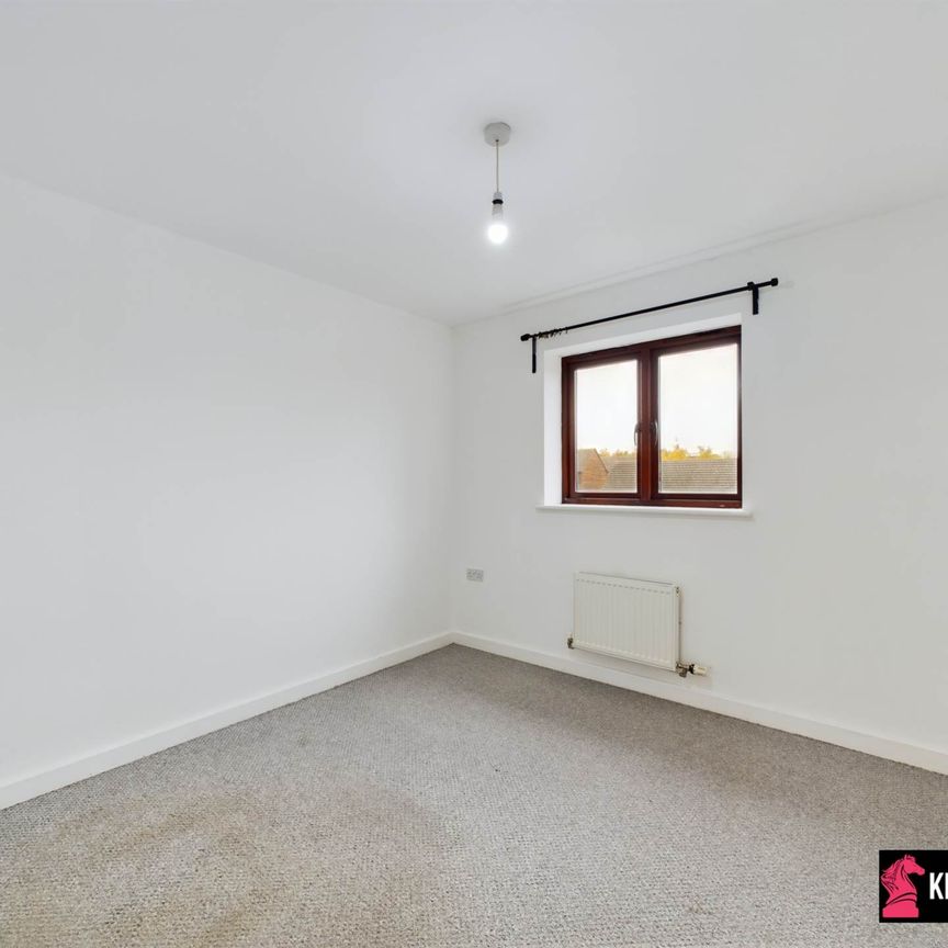 Price £2,000 pcm - Available Now - Unfurnished - Photo 1