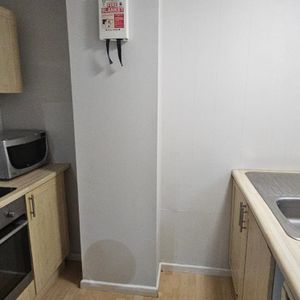 1 Bed - Flat 11, 55 Headingley Lane, Headingley, Leeds - LS6 3EW - Student - Photo 2