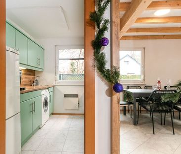 All Inclusive Family Home close to VIC - Photo 4