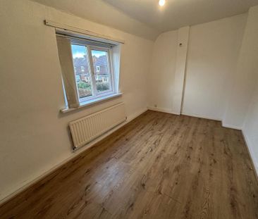 2 bedroom end of terrace house to rent - Photo 3