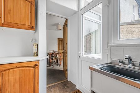 2 bedroom terraced house to rent - Photo 5