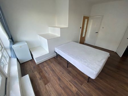 Room in a Shared House, St. Davids Square, E14 - Photo 5