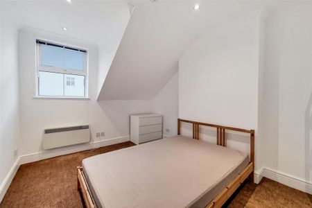 3 bedroom flat to rent - Photo 2