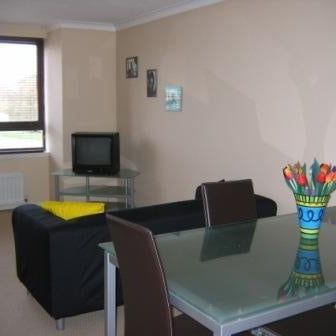 2 Bed Flat, Middlesex Gardens, G41 - Photo 1