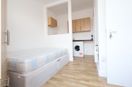 Studio Flat, Park Avenue Road, N17 - Photo 3