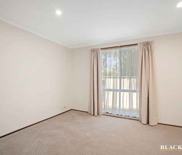 Charming & Practical 3-bedroom Home - Photo 5