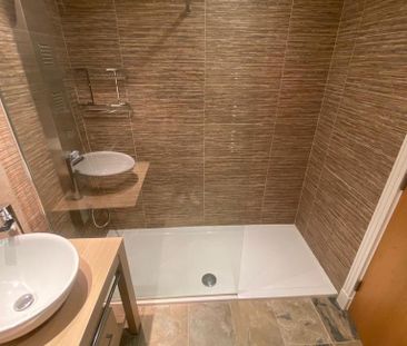 3 bedroom flat to rent - Photo 4
