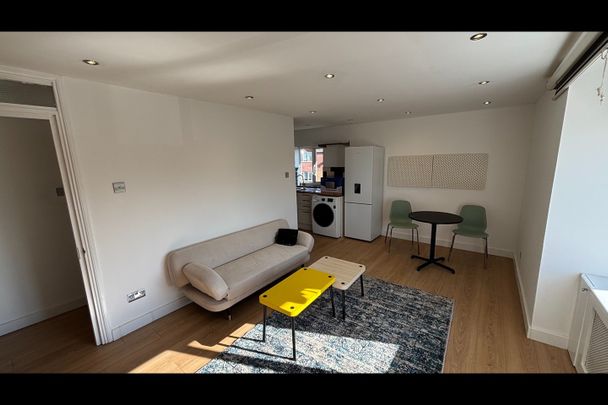 1 Bed Flat, Franklin Way, CR0 - Photo 1