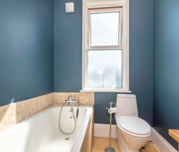 1 Bed Flat, Park Grove Road, E11 - Photo 1