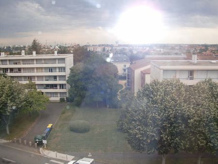 T2 POITIERS – Grand Maison – 45.48 m2 - Photo 5
