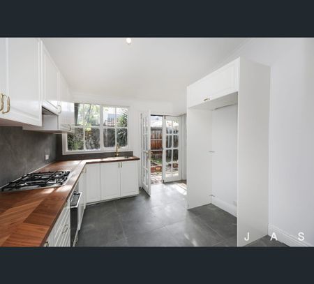 122 Cowper Street, Footscray, Vic 3011 - Photo 2