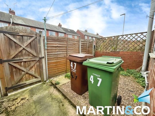 2 bedroom terraced house to rent - Photo 1