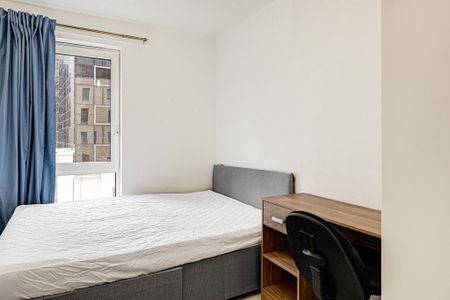 3 bedroom flat to rent - Photo 5