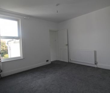 4 bedroom terraced house to rent - Photo 4